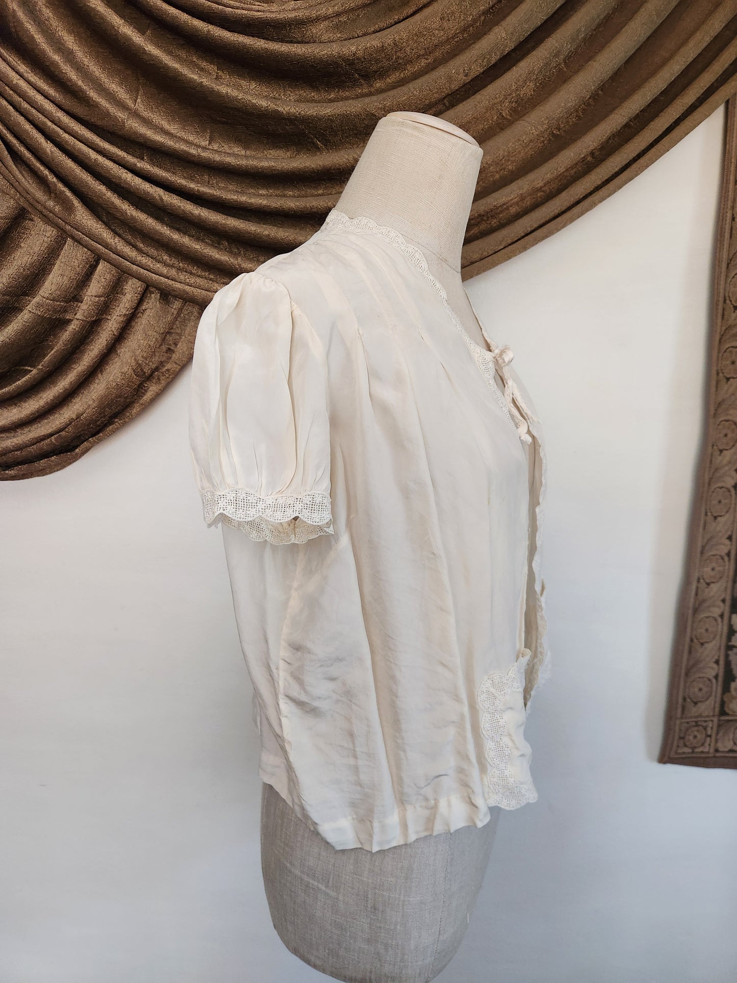 Barbizon Ivory Silk Bed Jacket
