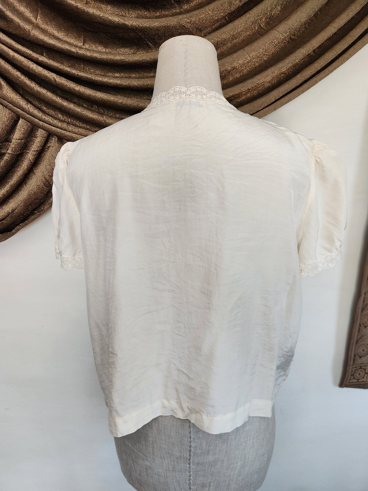 Barbizon Ivory Silk Bed Jacket