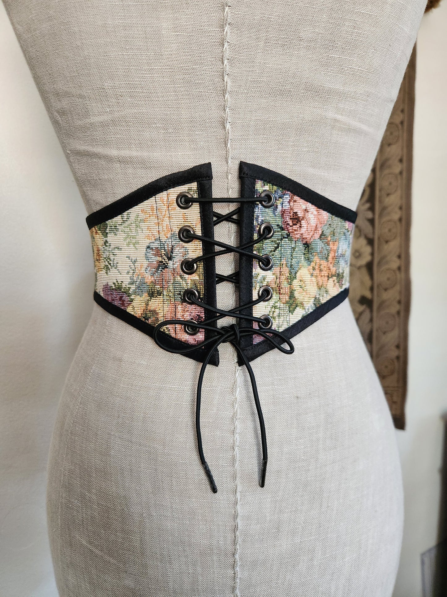 Tapestry Wormwood Belt (Large)