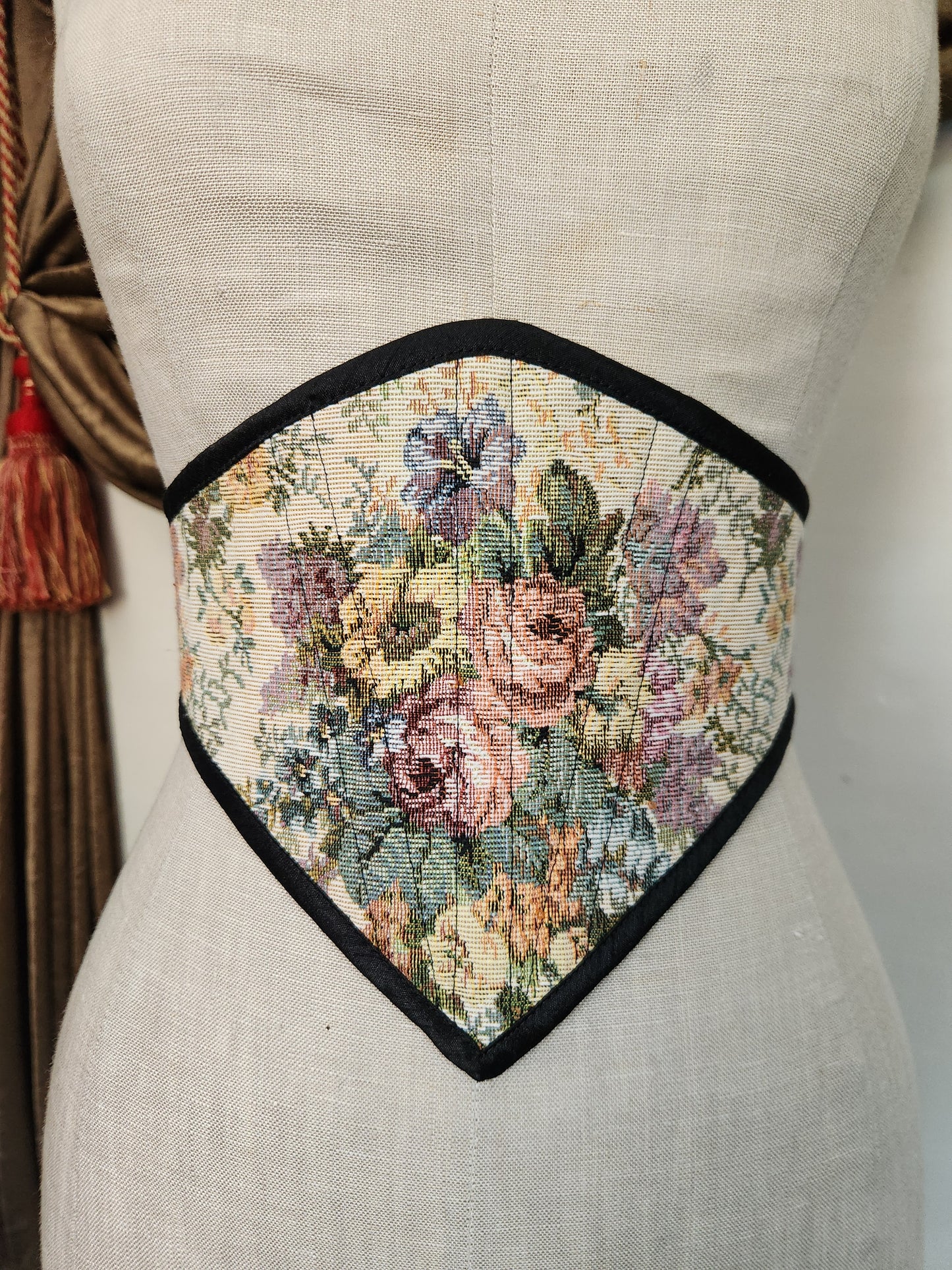 Tapestry Wormwood Belt (Medium)