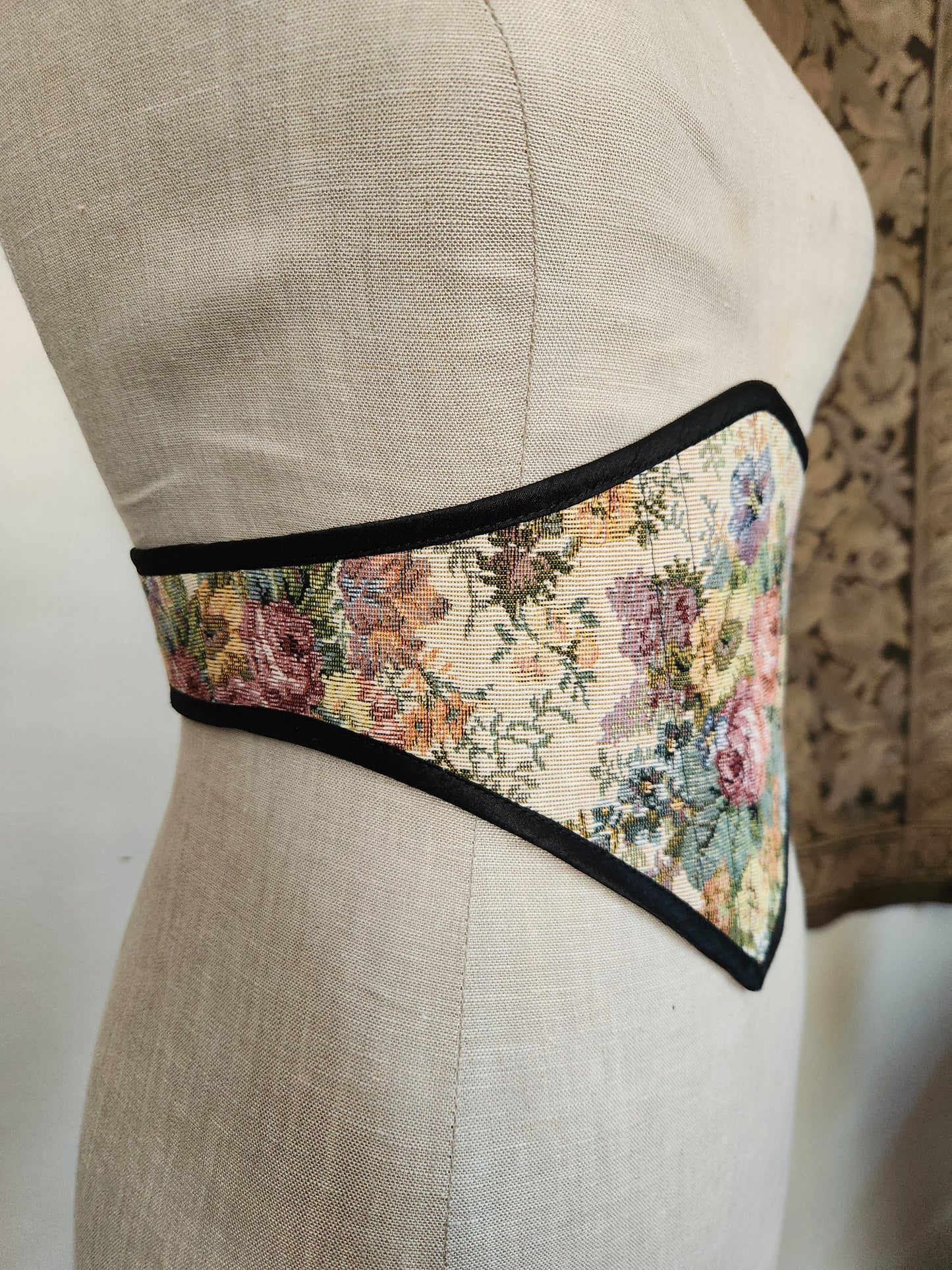 Tapestry Wormwood Belt (Medium)