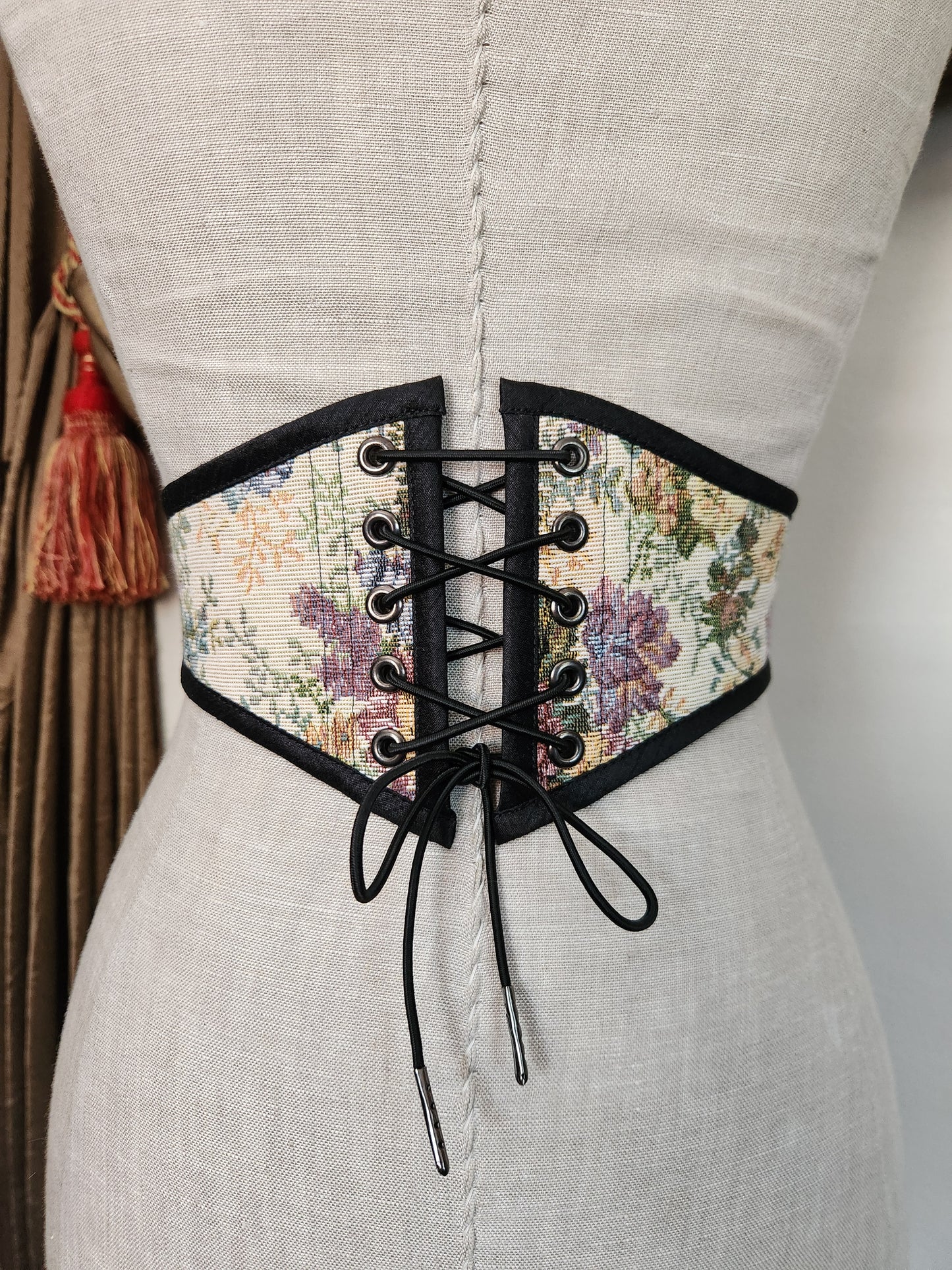 Tapestry Wormwood Belt (Medium)